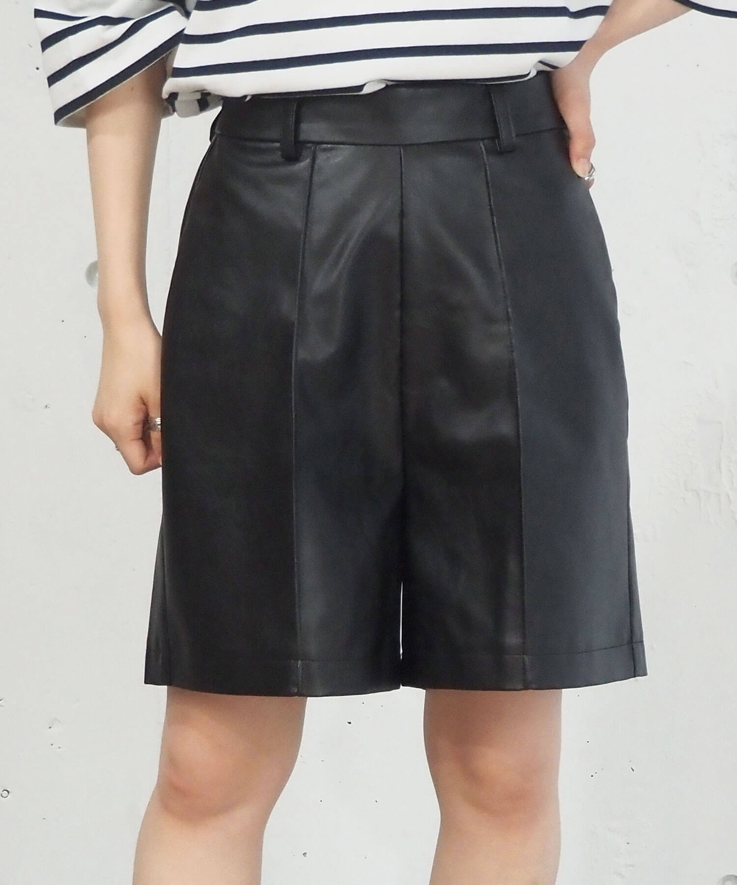 【e／s】 FAUX LEATHER SHORT セットアップ