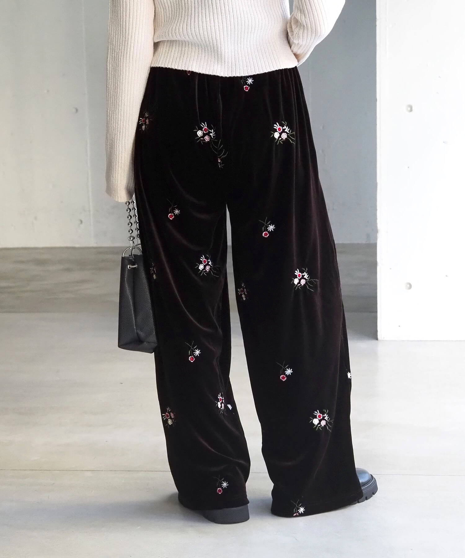 ラブロス　ブラック　花柄刺繍　新品未使用 tiptop+pocket ティップトッププラスポケット / ベロア花刺繍イージー